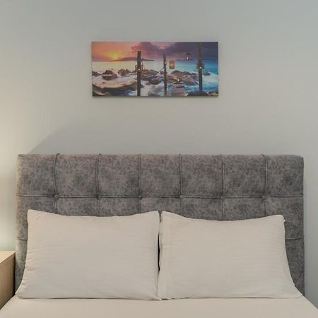 Comfy Apt Next To Metro Atena Exterior foto